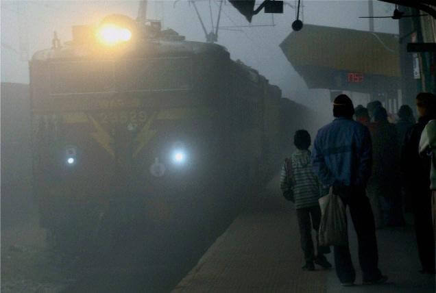 Image result for 4.	Delhi Train delayed due to Foggy Morning