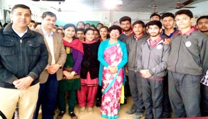 Students of various Schools posing for a photograph alongwith dignitaries from DAV University Jalandhar at Akhnoor in Jammu.