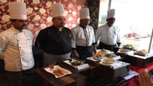 Master Chef Kroong Tana Nimnu from Bangkok displaying his signature dishes at Hotel Asia.