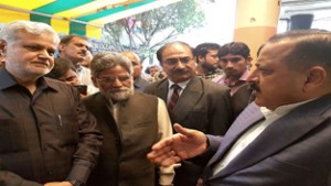 Union Minister Dr Jitendra Singh interacting with participants in the inaugural programme of "Swachh Bharat" fortnight beginning at New Delhi on Thursday.