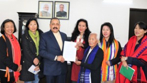 Union Minister Dr Jitendra Singh receiving a memorandum from Naga women’s delegation representing “Women for Just-Peace”, at New Delhi on Wednesday.