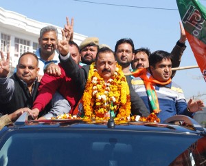 Union Minister Dr Jitendra Singh being taken out in an open jeep by BJYM activists after his arrival in Jammu after the party’s victory in Manipur Assembly poll on Monday. -Excelsior/Rakesh