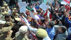 Contractual Lecturers taking out protest march on Monday.  —Excelsior/Rakesh