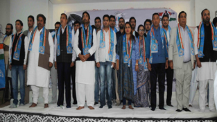 PCC chief GA Mir flanked by senior Cong leaders, Sham Lal, Raman Bhalla and Rigzin Jora  at NSUI convention in Jammu on Monday.