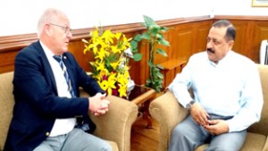 Sweden Space chief, Peter Egardt, currently on a visit to India, calling on Union Minister Dr Jitendra Singh at New Delhi.