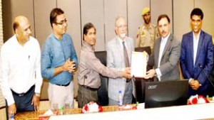 MS Pandit presenting ITCO study report to J&K Bank Chairman.