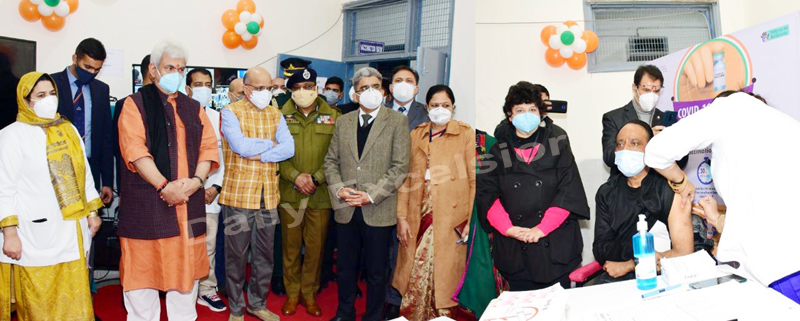 Lieutenant Governor Manoj Sinha during launch of vaccine at GMC Jammu on Saturday. — Excelsior/Rakesh
