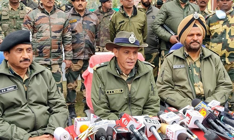 IG BSF Jammu D K Boora and senior officers at a press conference at Chamliyal in Samba on Monday. -Excelsior/Nischant