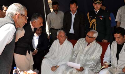 Governor N N Vohra during his visit to Mata Khir Bhawani Shrine at Tulmulla on Friday.