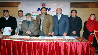 Newly elected office bearers of KCCI posing for a group photograph at Srinagar on Saturday.