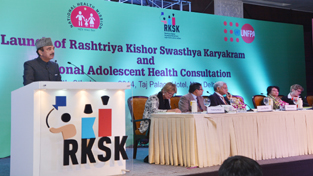 Union Minister of Health and Family Welfare, Ghulam Nabi Azad addressing a function at New Delhi on Tuesday.