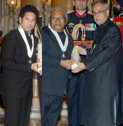 President Pranab Mukherjee conferring Bharat Ratna Award - 2014 to ...