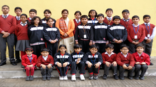 Meritorious students of GD Goenka posing alongwith Principal, Jyoti Asija on Monday. Meritorious students of GD Goenka posing alongwith Principal, Jyoti Asija on Monday.