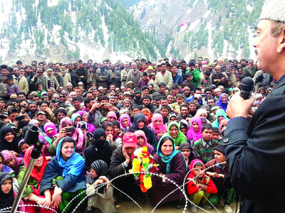 Chief Minister Omar Abdullah addressing an election campaign rally at Wasoora in Pulwama district on Tuesday. -Excelsior/Amin War Chief Minister Omar Abdullah addressing an election campaign rally at Wasoora in Pulwama district on Tuesday. -Excelsior/Amin War