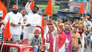 Shobha Yatra being taken out from main bazaars of Jammu city on ‘Avtaran Diwas’ of Asha Ram Bapu.