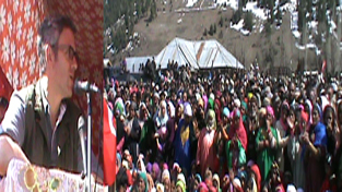 Chief Minister Omar Abdullah addressing an election rally at Gurez on Thursday.