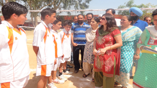 Deputy Director Youth Services and Sports Jammu, Kanchan Bala interacting with budding spikkers during inaugural ceremony of Volleyball Tournament at HSS Akhnoor. Deputy Director Youth Services and Sports Jammu, Kanchan Bala interacting with budding spikkers during inaugural ceremony of Volleyball Tournament at HSS Akhnoor.