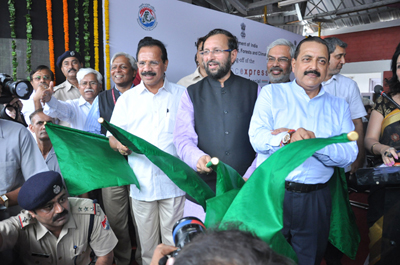 Minister of Railways Sadanand Gowda, Minister of Science & Technology Dr Jitendra Singh and Minister of Information & Broadcasting Prakash Javadekar flagging off 'Science Express' train from New Delhi on Monday. Minister of Railways Sadanand Gowda, Minister of Science & Technology Dr Jitendra Singh and Minister of Information & Broadcasting Prakash Javadekar flagging off 'Science Express' train from New Delhi on Monday.