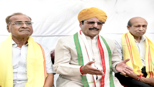 Chairman of Shri Lakshmi Narayan Temple Trust, G S Charak, flanked by members SC Rekhi and OP Gupta addressing press conference in Jammu. -Excelsior/ Rakesh Chairman of Shri Lakshmi Narayan Temple Trust, G S Charak, flanked by members SC Rekhi and OP Gupta addressing press conference in Jammu. -Excelsior/ Rakesh