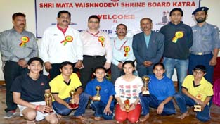 Winners posing alongwith the dignitaries during concluding ceremony of Yog Workshop-cum-District Tournament. Winners posing alongwith the dignitaries during concluding ceremony of Yog Workshop-cum-District Tournament.