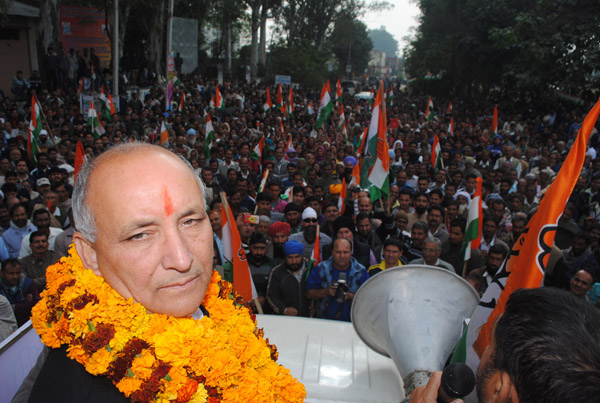 Congress candidate Balwan Singh at the time of filing his nomination papers on Thursday.