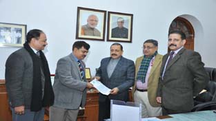 A deputation of IPS Central Association led by its Secretary P.V.Sastry handing over memorandum of demands to Union Minister Dr Jitendra Singh at his DoPT office in North Bock, New Delhi. A deputation of IPS Central Association led by its Secretary P.V.Sastry handing over memorandum of demands to Union Minister Dr Jitendra Singh at his DoPT office in North Bock, New Delhi.