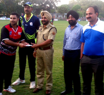 SSP Randhir Singh along with other dignitaries presenting a cash award of Rs 10,000 to captain of winning team, Vimarsh Kaw at GGM Science College ground in Jammu on Tuesday. SSP Randhir Singh along with other dignitaries presenting a cash award of Rs 10,000 to captain of winning team, Vimarsh Kaw at GGM Science College ground in Jammu on Tuesday.