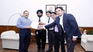 Union Minister Dr Jitendra Singh being handed over a letter pledging free Insulin worth Rs.1 crore for victims of Nepal earthquake, at New Delhi on Tuesday. Union Minister Dr Jitendra Singh being handed over a letter pledging free Insulin worth Rs.1 crore for victims of Nepal earthquake, at New Delhi on Tuesday.