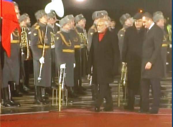 PM gets red carpet welcome in Russia; key deals to be sealed PM gets red carpet welcome in Russia; key deals to be sealed