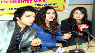 Bollywood Actor Arjun Krishna alongwith Bollywood actresses-Aprajita Mahajan and Sheetal Arjun Krishna addressing media persons in Jammu. -Excelsior/Rakesh Bollywood Actor Arjun Krishna alongwith Bollywood actresses-Aprajita Mahajan and Sheetal Arjun Krishna addressing media persons in Jammu. -Excelsior/Rakesh