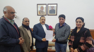 Union Minister Dr Jitendra Singh receiving a memorandum from a delegation of Indian Telephone Industry at his North Block office, at New Delhi on Monday. Union Minister Dr Jitendra Singh receiving a memorandum from a delegation of Indian Telephone Industry at his North Block office, at New Delhi on Monday.