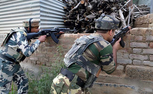 r17 Two militants, soldier killed in encounter