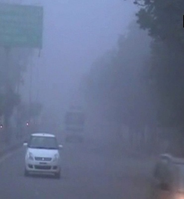 Relatively warm weather in north; 3 die in mishaps due to fog Relatively warm weather in north; 3 die in mishaps due to fog
