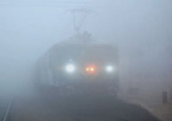 Fog slows down Rajdhani, Shatabdi; 66 trains cancelled Fog slows down Rajdhani, Shatabdi; 66 trains cancelled