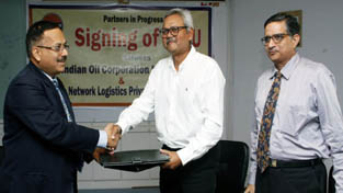S K Sharma (Left), GM IOCL exchanging documents with CEO, M/s Fortigo Network Ltd Anjani Mandal at MoU ceremony in Delhi. S K Sharma (Left), GM IOCL exchanging documents with CEO, M/s Fortigo Network Ltd Anjani Mandal at MoU ceremony in Delhi.
