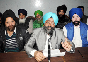 Member DGPC Jammu Avtar Singh Khalsa addressing press conference in Jammu on Thursday. —Excelsior/ Rakesh Member DGPC Jammu Avtar Singh Khalsa addressing press conference in Jammu on Thursday. —Excelsior/ Rakesh