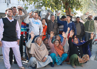 Residents of Pahadpur protesting at Kathua on Thursday. Residents of Pahadpur protesting at Kathua on Thursday.