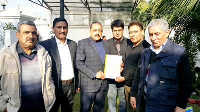 KP delegation giving a memorandum to Union Minister, Dr Jitendra Singh at Jammu on Sunday. KP delegation giving a memorandum to Union Minister, Dr Jitendra Singh at Jammu on Sunday.