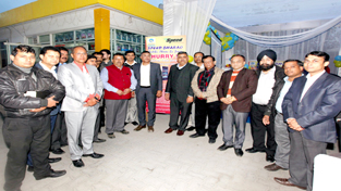 Minister of Industries and Commerce Chander Prakash Ganga and BPCL officials during announcement of winners of ‘Speed Bharao Mobile Phone Le Jaao’ scheme at Jammu on Wednesday. -Excelsior/Rakesh Minister of Industries and Commerce Chander Prakash Ganga and BPCL officials during announcement of winners of ‘Speed Bharao Mobile Phone Le Jaao’ scheme at Jammu on Wednesday. -Excelsior/Rakesh