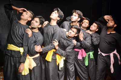 A scene from the Hindi play 'Loktantra Ka Mantra' staged by Natrang in its weekly Sunday Theatre. A scene from the Hindi play 'Loktantra Ka Mantra' staged by Natrang in its weekly Sunday Theatre.