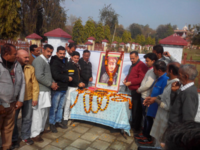 People paying tributes to martyr Major Som Nath Sharma. People paying tributes to martyr Major Som Nath Sharma.