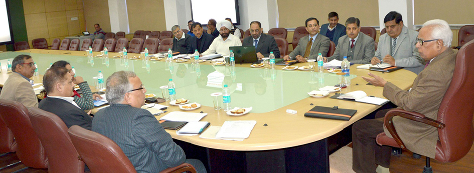 GOVERNOR CHAIRING MEETING TO VIEW JAMMU MASTER PLAN-18 copy