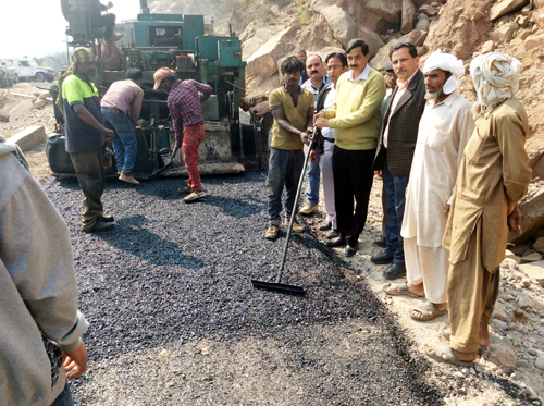 MLA Udhampur, Pawan Kumar Gupta, kick starting blacktopping work of Darsoo-Guddar Road in Udhampur constituency. MLA Udhampur, Pawan Kumar Gupta, kick starting blacktopping work of Darsoo-Guddar Road in Udhampur constituency.