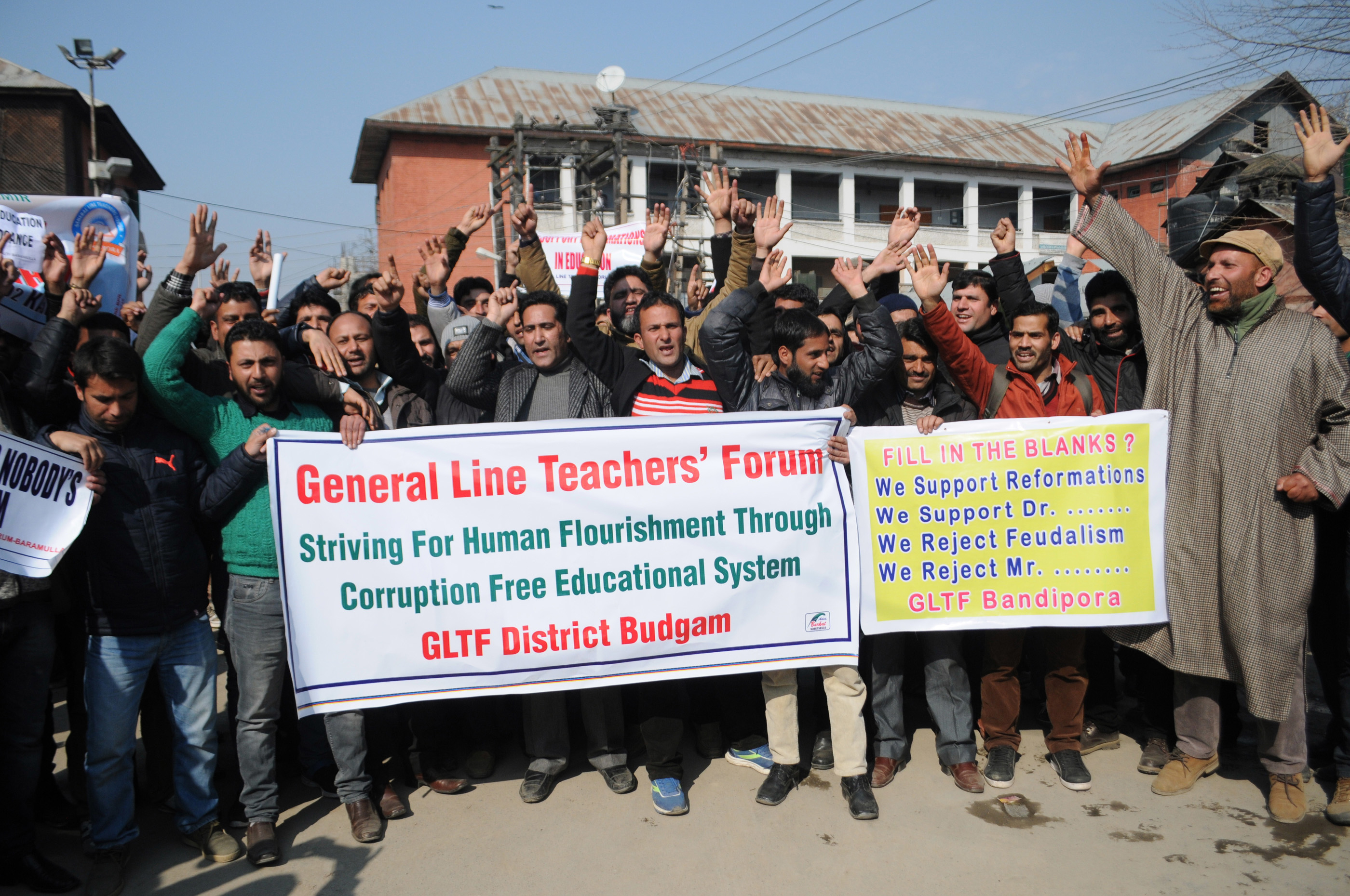 Members of Jammu and Kashmir General Line Teachers Forum taking out rally in Srinagar on Saturday. — Excelsior/Photo Members of Jammu and Kashmir General Line Teachers Forum taking out rally in Srinagar on Saturday. — Excelsior/Photo