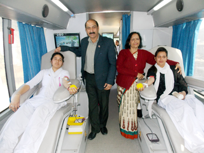 Dignitaries alongwith NSS students during Blood Donation Camp at GCW Gandhi Nagar, Jammu on Tuesday. Dignitaries alongwith NSS students during Blood Donation Camp at GCW Gandhi Nagar, Jammu on Tuesday.