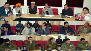 Speaker Legislative Assembly Kavinder Gupta reviewing traffic scenario in Jammu city. Speaker Legislative Assembly Kavinder Gupta reviewing traffic scenario in Jammu city.