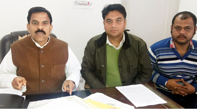 NPP leader Harshdev Singh talking to media persons in Jammu on Thursday. NPP leader Harshdev Singh talking to media persons in Jammu on Thursday.