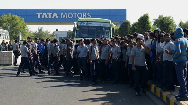 300 striking Tata Nano workers detained 300 striking Tata Nano workers detained
