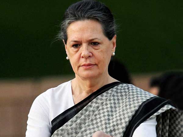 Country passing through a critical phase: Sonia Country passing through a critical phase: Sonia