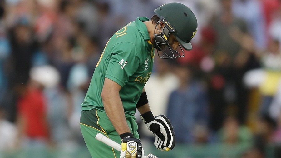 Australia knock Pakistan out of World T20